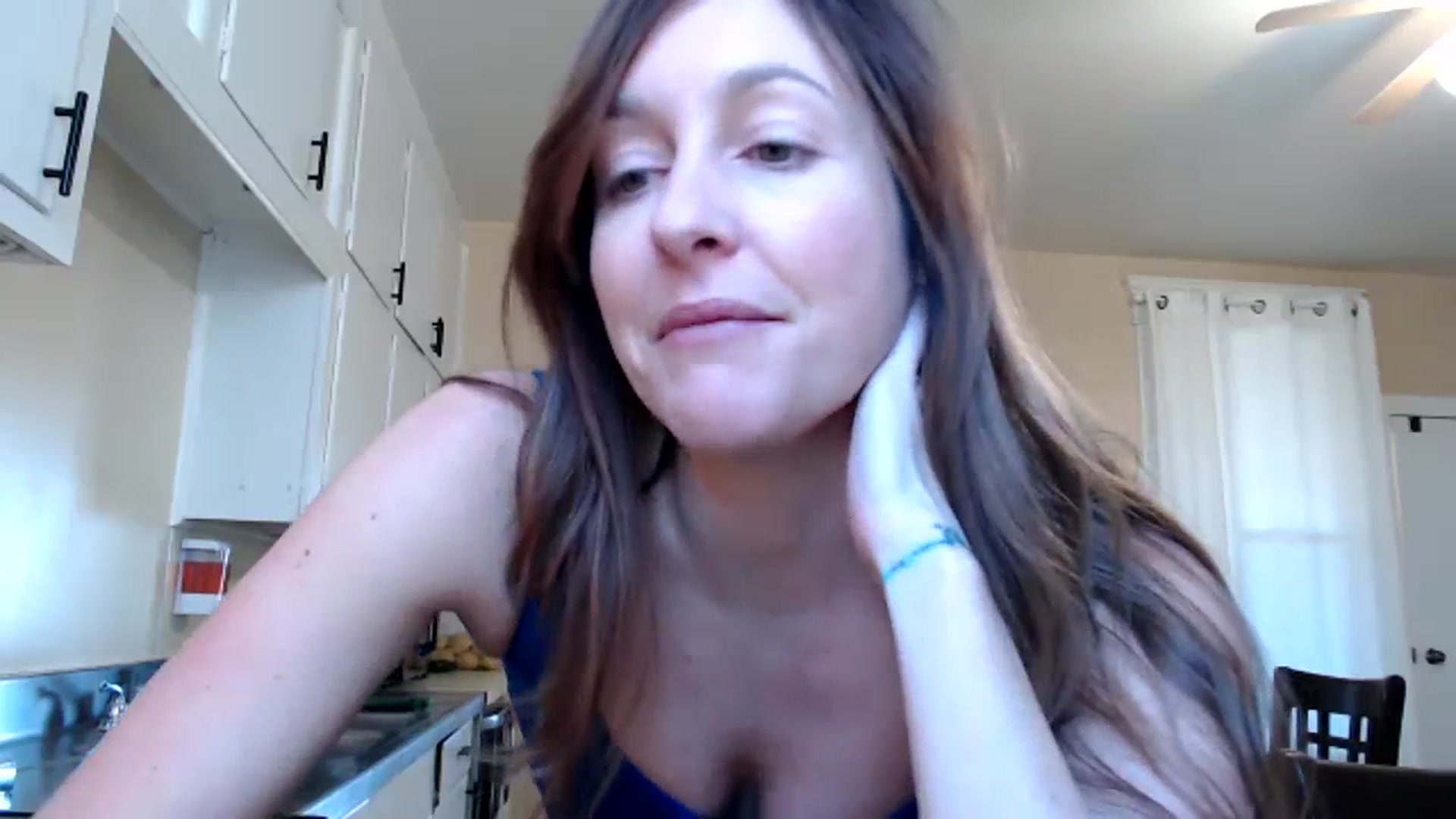 Gallery image thumbnail from FarmGirl__'s myfreecams stream on, 02/06/2024, 19:06 image 12 of 20