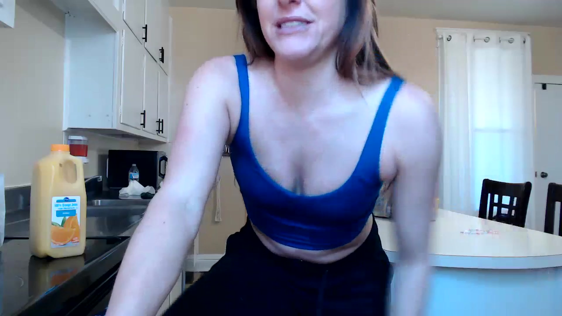 Gallery image thumbnail from FarmGirl__'s myfreecams stream on, 02/06/2024, 19:06 image 3 of 20