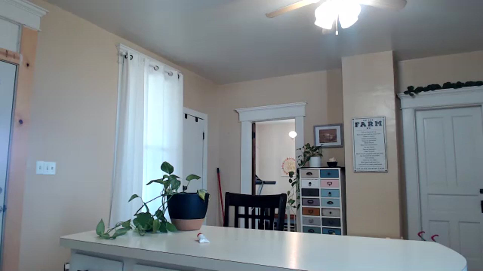 Gallery image thumbnail from FarmGirl__'s myfreecams stream on, 02/08/2024, 16:38 image 16 of 20