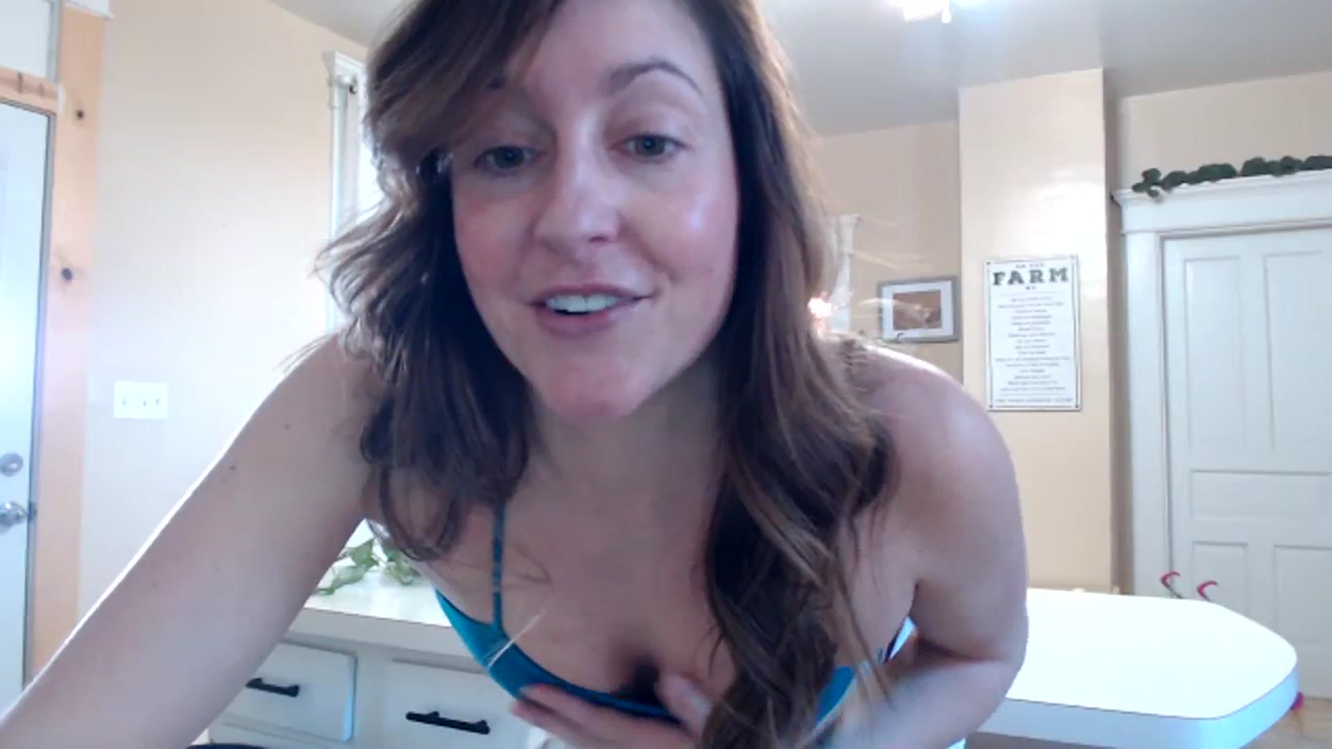 Gallery image thumbnail from FarmGirl__'s myfreecams stream on, 02/08/2024, 16:38 image 7 of 20