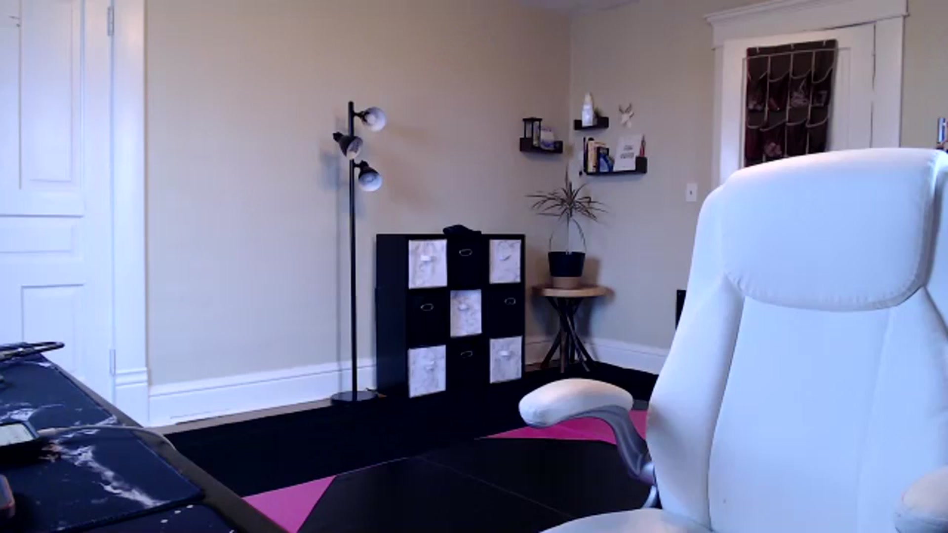 Gallery image thumbnail from FarmGirl__'s myfreecams stream on, 02/22/2024, 15:43 image 16 of 20