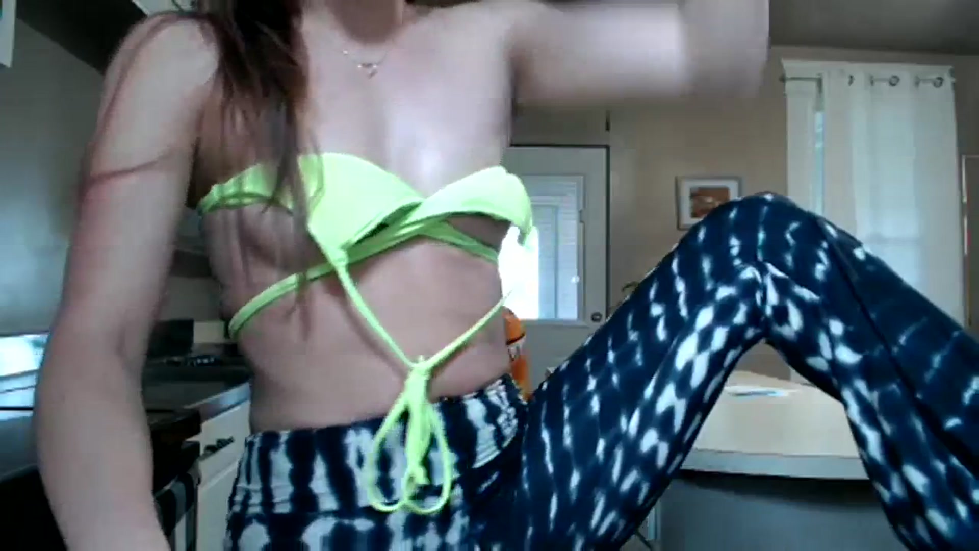 Gallery image thumbnail from FarmGirl__'s myfreecams stream on, 04/01/2024, 19:40 image 20 of 20