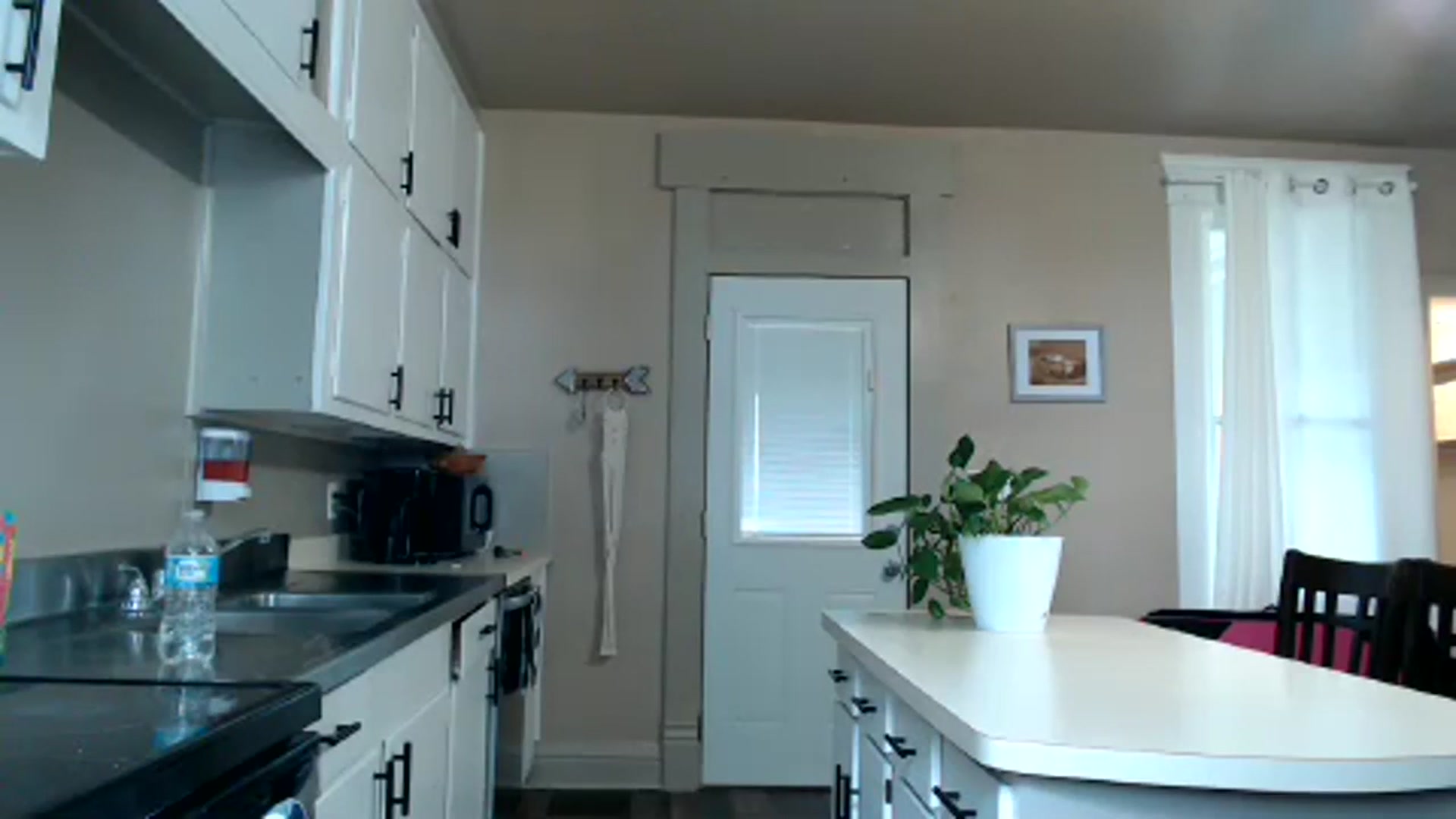 Gallery image thumbnail from FarmGirl__'s myfreecams stream on, 04/03/2024, 15:25 image 3 of 20