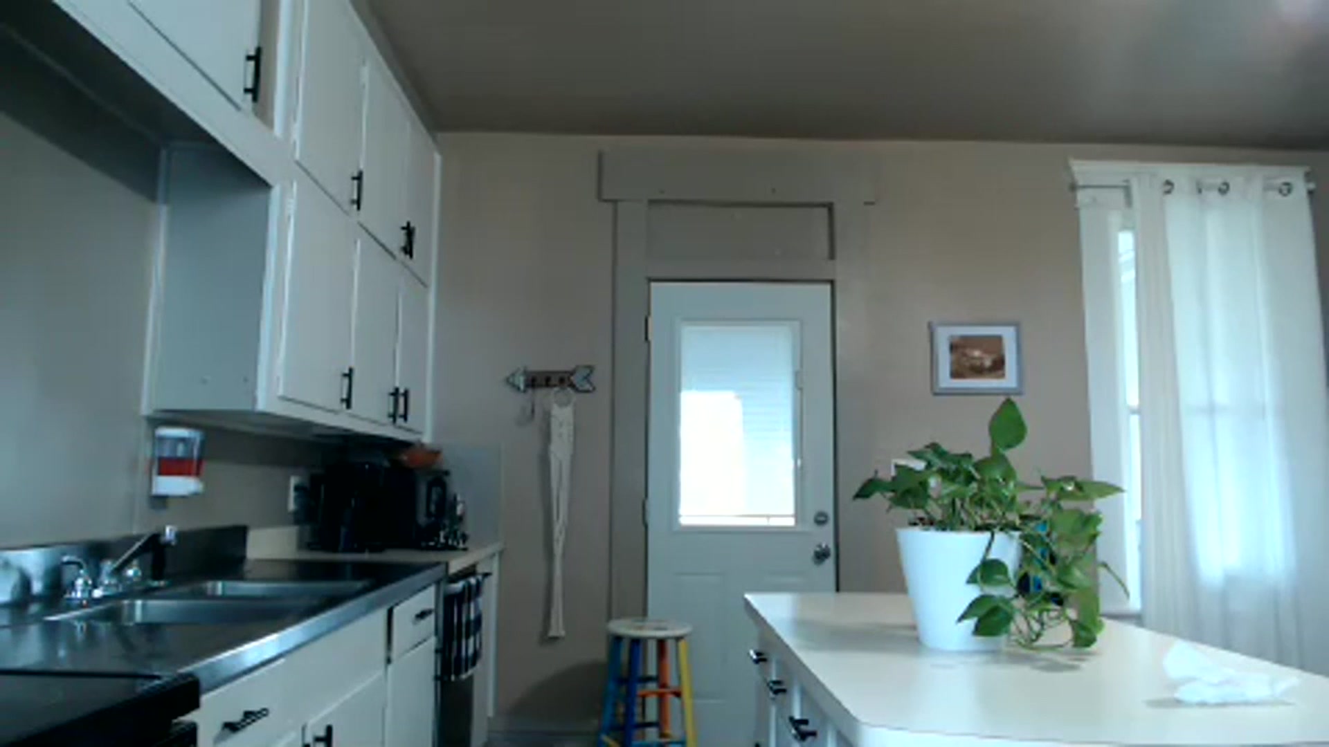 Gallery image thumbnail from FarmGirl__'s myfreecams stream on, 04/04/2024, 14:17 image 9 of 20