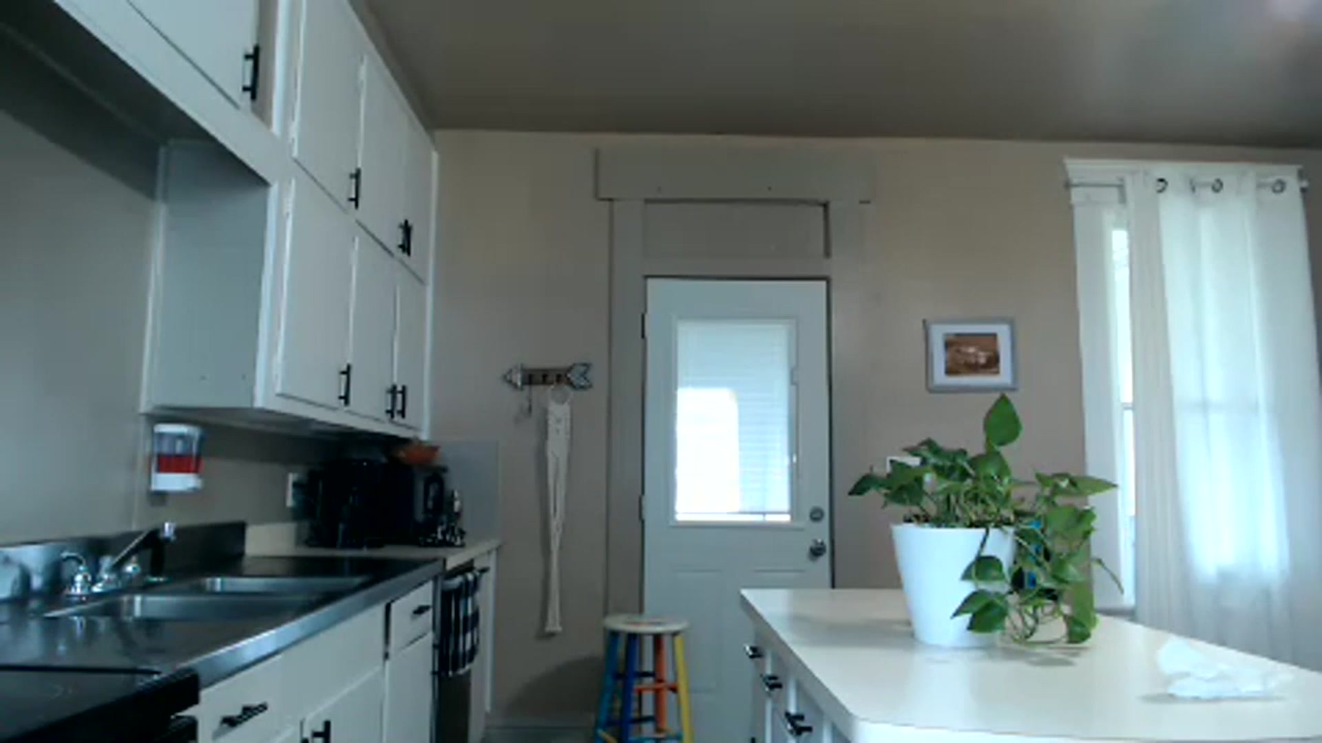Gallery image thumbnail from FarmGirl__'s myfreecams stream on, 04/04/2024, 14:17 image 4 of 20