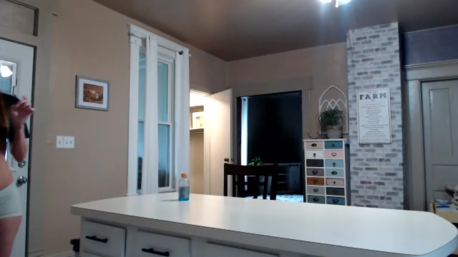 Gallery image thumbnail from FarmGirl__'s myfreecams stream on, 04/10/2024, 14:10 image 3 of 20