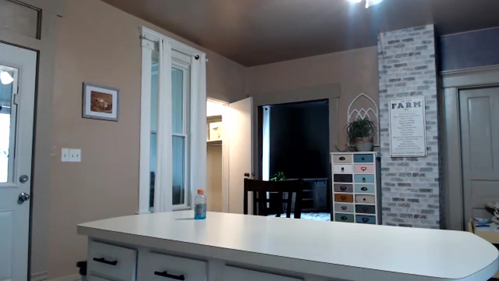 Gallery image thumbnail from FarmGirl__'s myfreecams stream on, 04/10/2024, 14:10 image 5 of 20