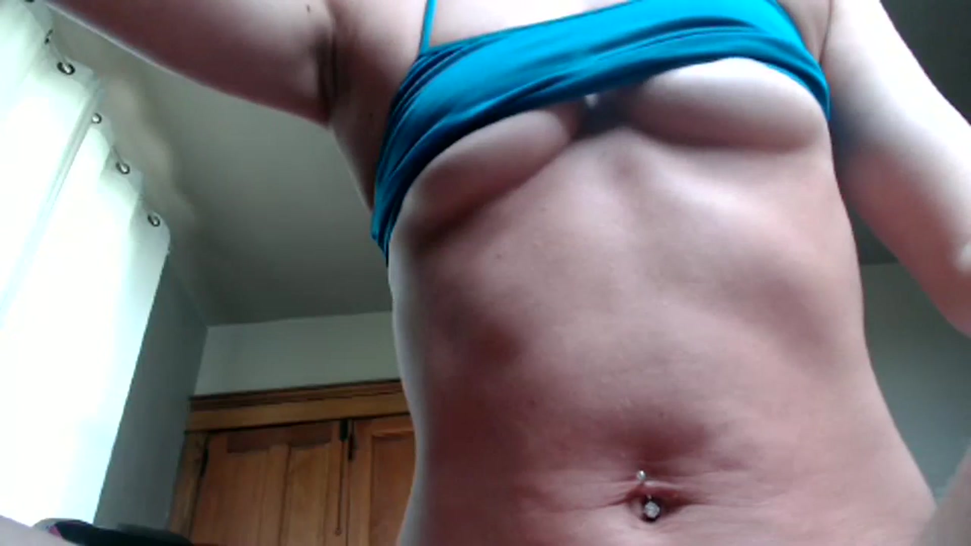 Gallery image thumbnail from FarmGirl__'s myfreecams stream on, 04/10/2024, 17:18 image 10 of 20