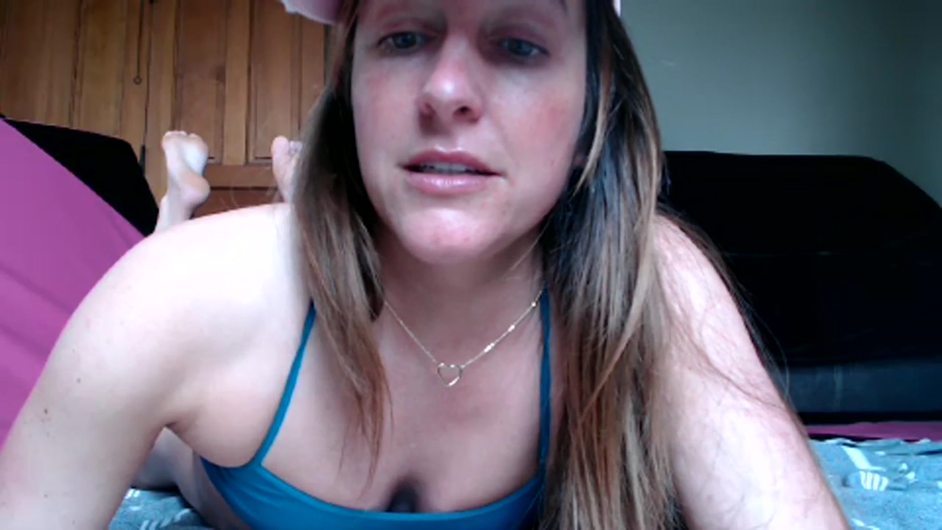 Gallery image thumbnail from FarmGirl__'s myfreecams stream on, 04/10/2024, 17:18 image 14 of 20