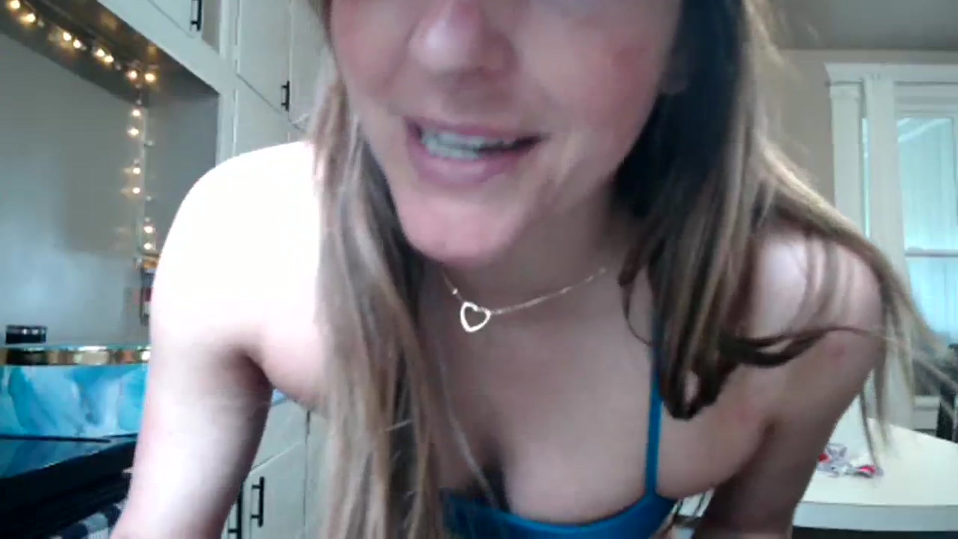 Gallery image thumbnail from FarmGirl__'s myfreecams stream on, 04/10/2024, 17:18 image 19 of 20