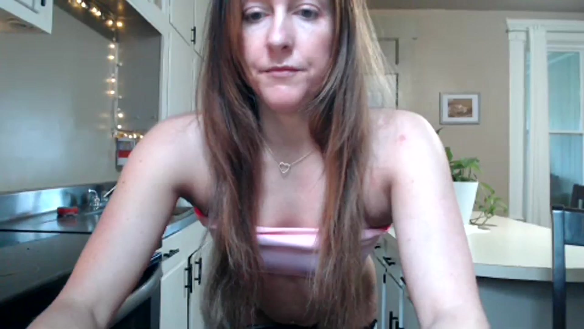 Gallery image thumbnail from FarmGirl__'s myfreecams stream on, 04/11/2024, 14:41 image 5 of 20