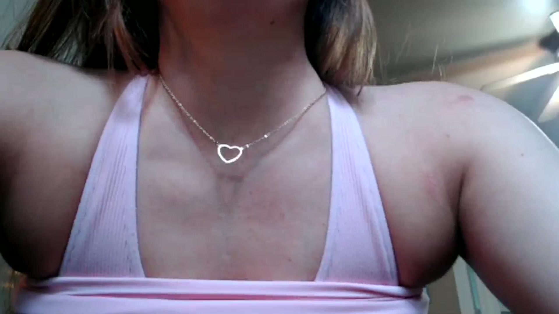 Gallery image thumbnail from FarmGirl__'s myfreecams stream on, 04/11/2024, 14:41 image 6 of 20