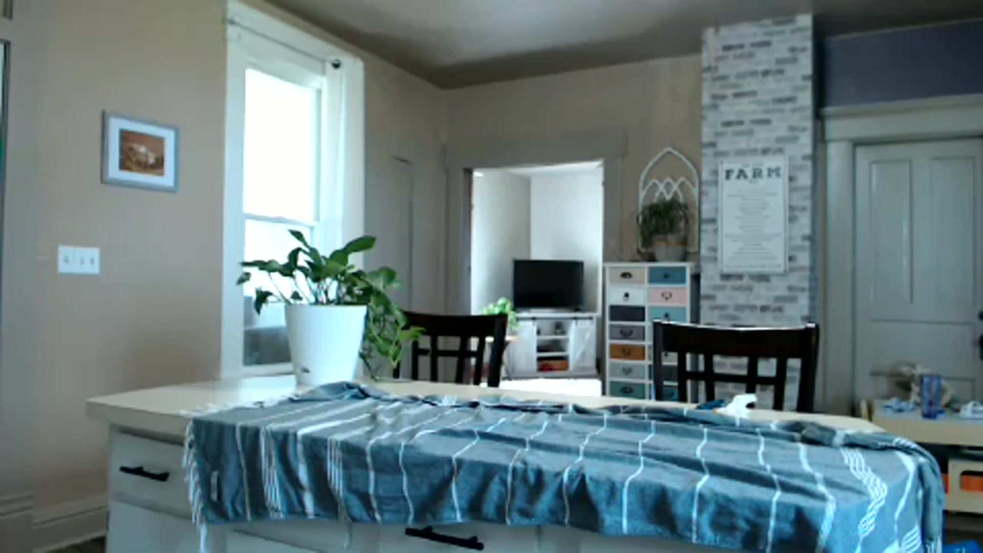 Gallery image thumbnail from FarmGirl__'s myfreecams stream on, 04/14/2024, 15:47 image 12 of 20