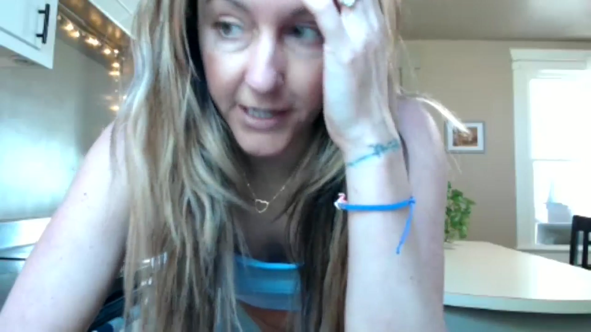 Gallery image thumbnail from FarmGirl__'s myfreecams stream on, 05/02/2024, 14:11 image 11 of 20