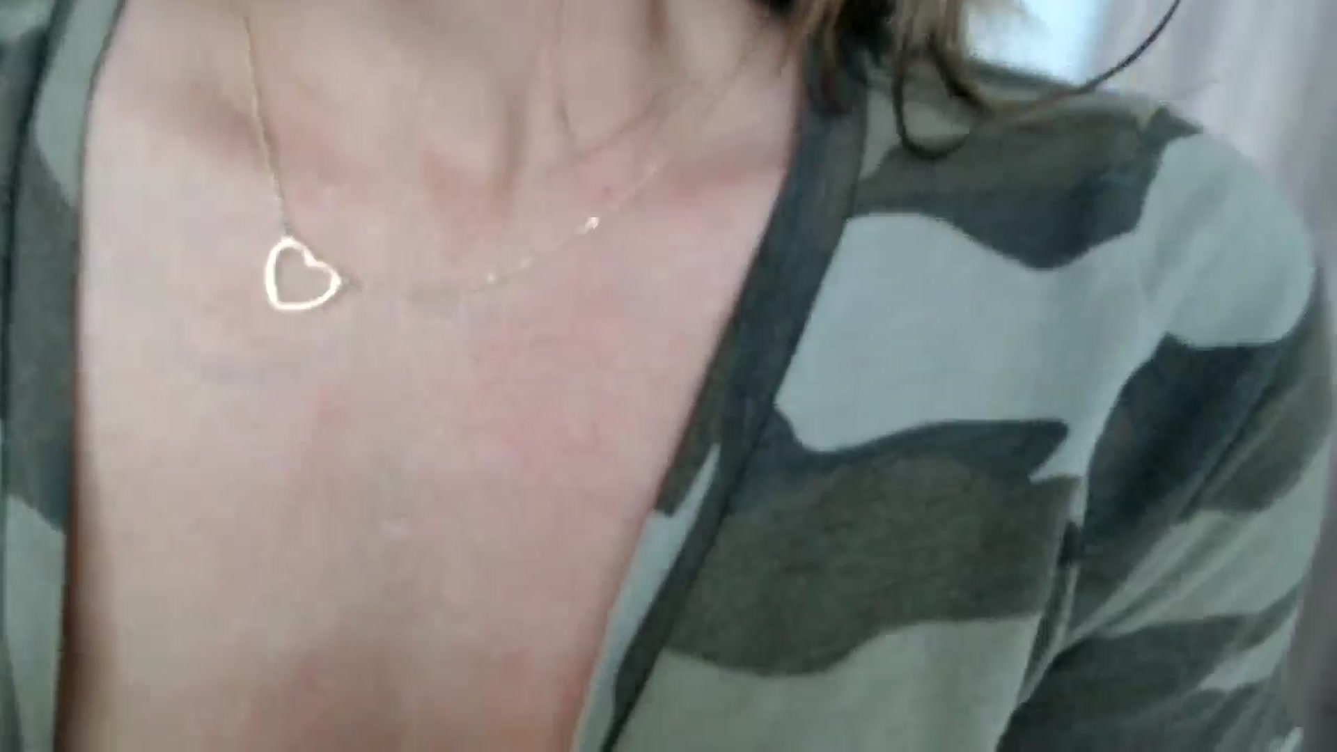 Gallery image thumbnail from FarmGirl__'s myfreecams stream on, 05/11/2024, 16:13 image 18 of 20