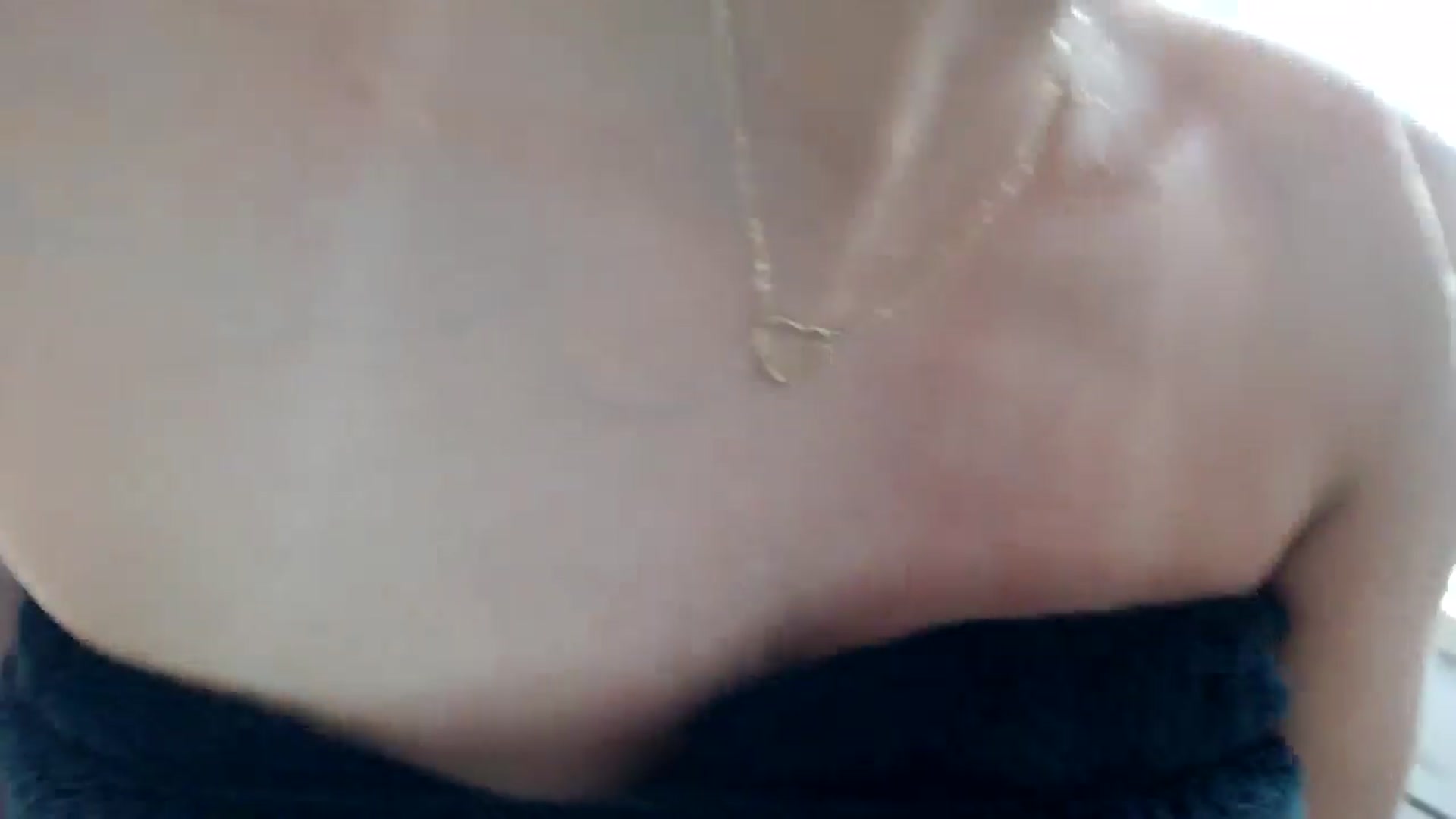 Gallery image thumbnail from FarmGirl__'s myfreecams stream on, 05/11/2024, 16:13 image 9 of 20