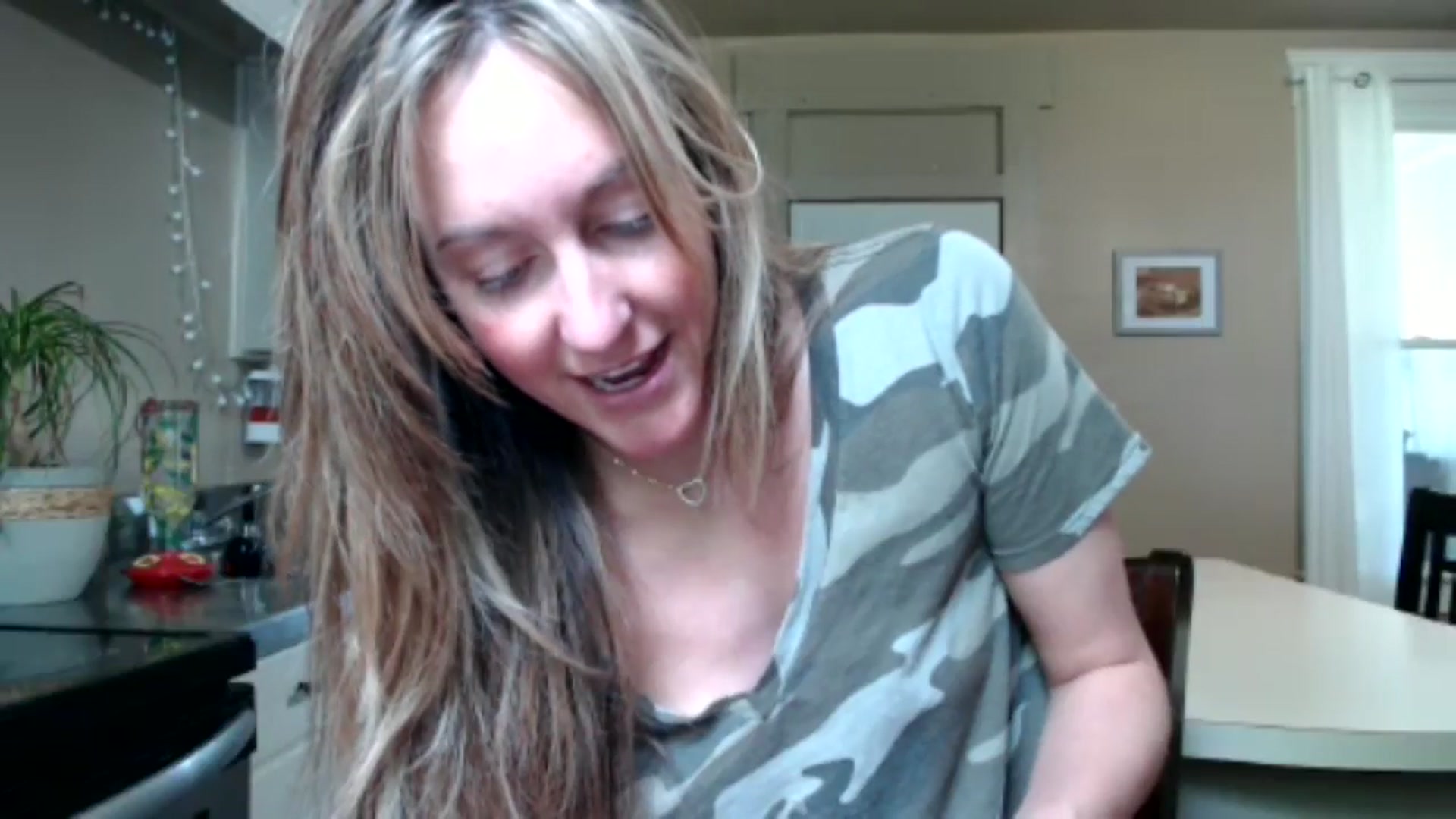 Gallery image thumbnail from FarmGirl__'s myfreecams stream on, 05/11/2024, 16:38 image 7 of 20