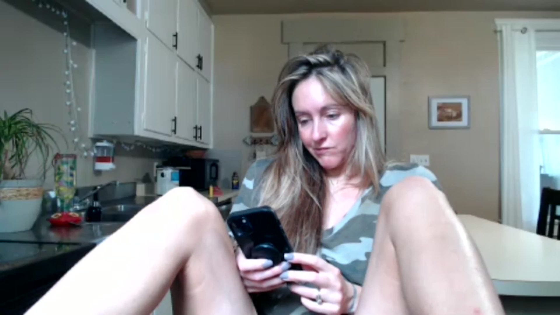 Gallery image thumbnail from FarmGirl__'s myfreecams stream on, 05/11/2024, 16:38 image 8 of 20