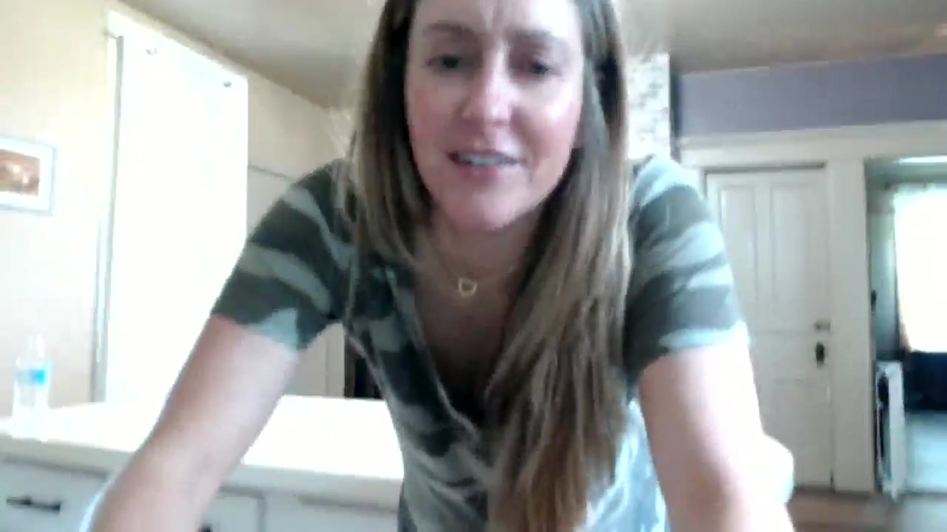 Gallery image thumbnail from FarmGirl__'s myfreecams stream on, 05/11/2024, 17:02 image 4 of 20