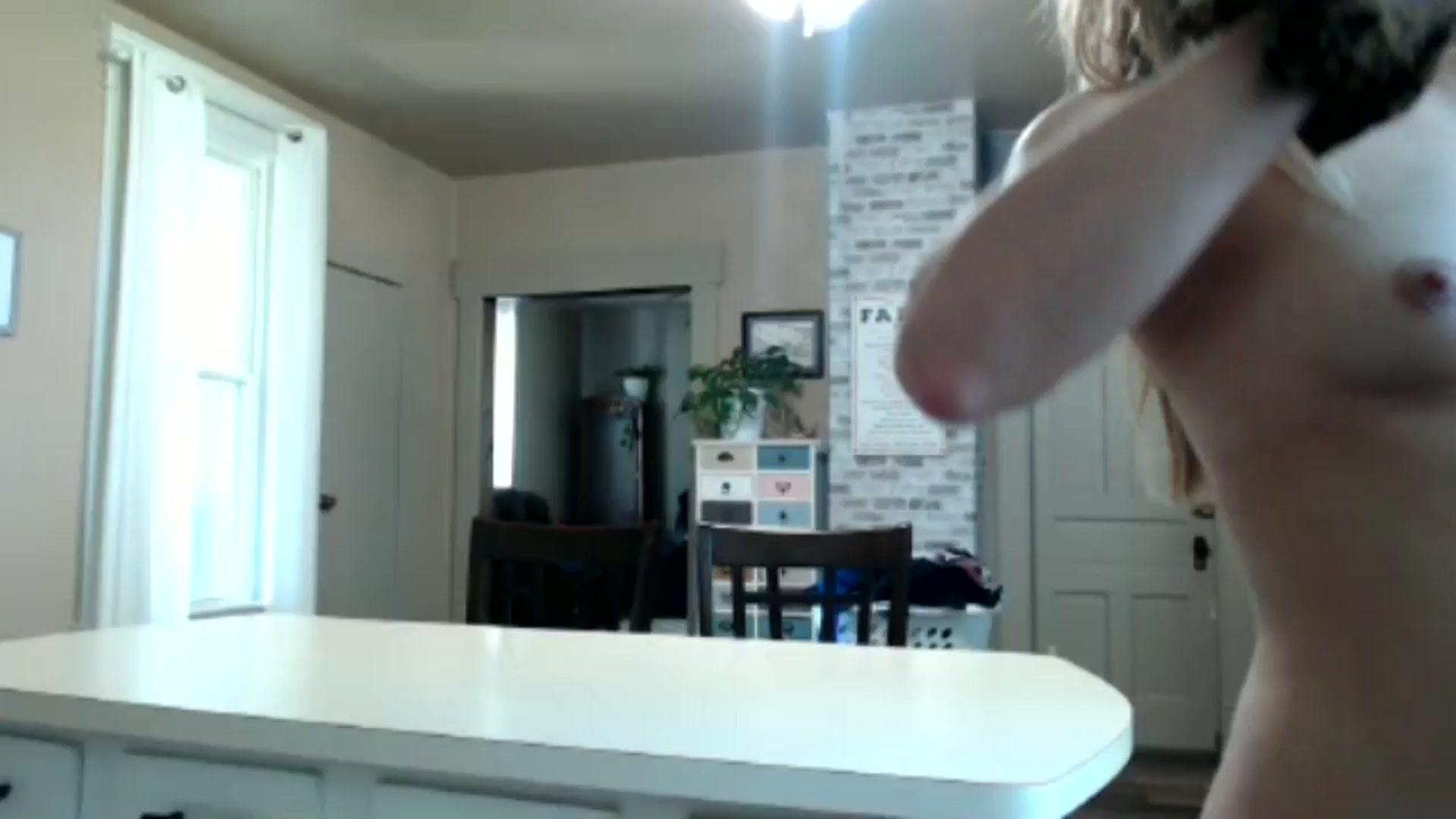 Gallery image thumbnail from FarmGirl__'s myfreecams stream on, 05/11/2024, 17:02 image 16 of 20