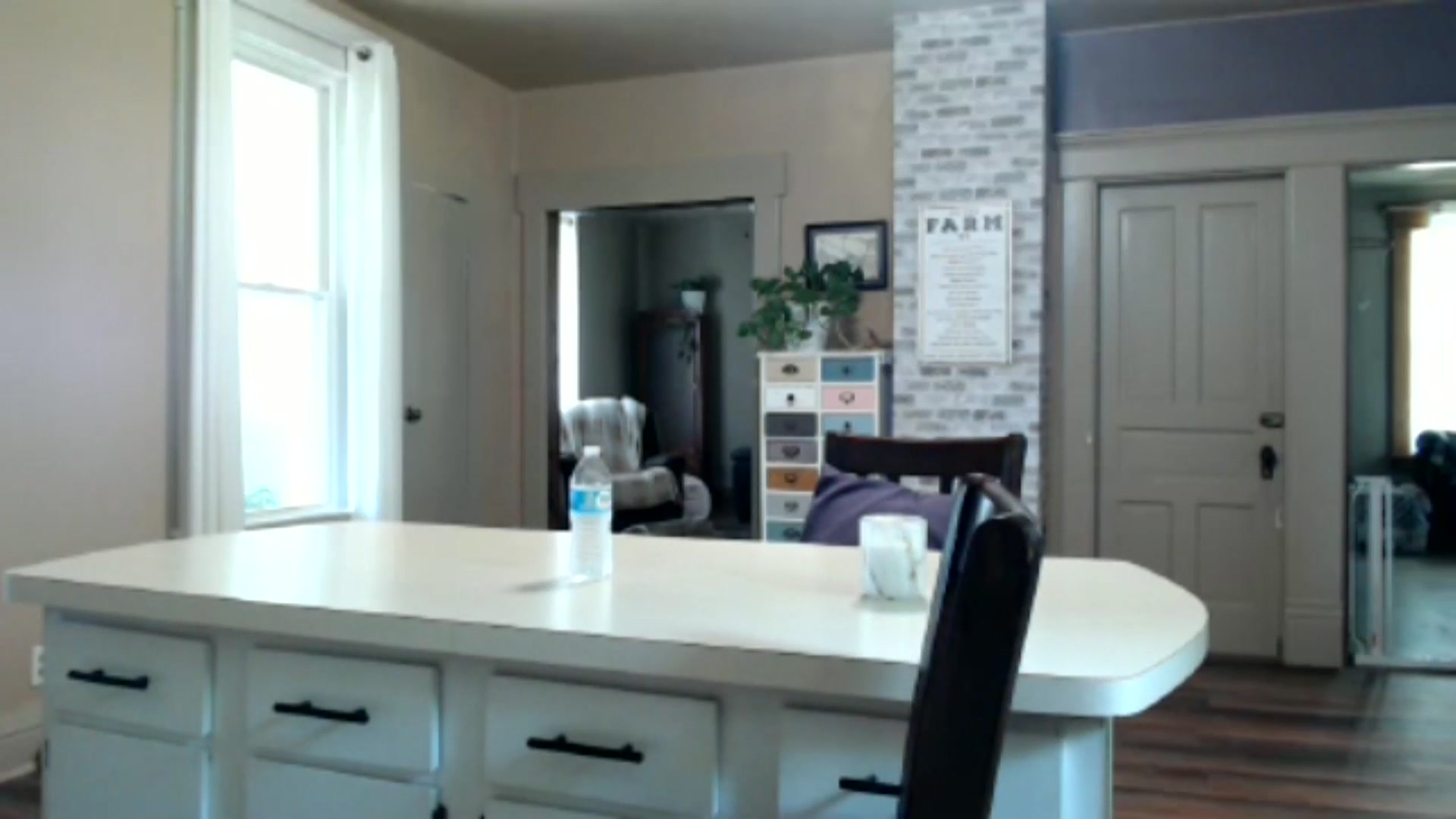 Gallery image thumbnail from FarmGirl__'s myfreecams stream on, 06/01/2024, 15:45 image 19 of 20