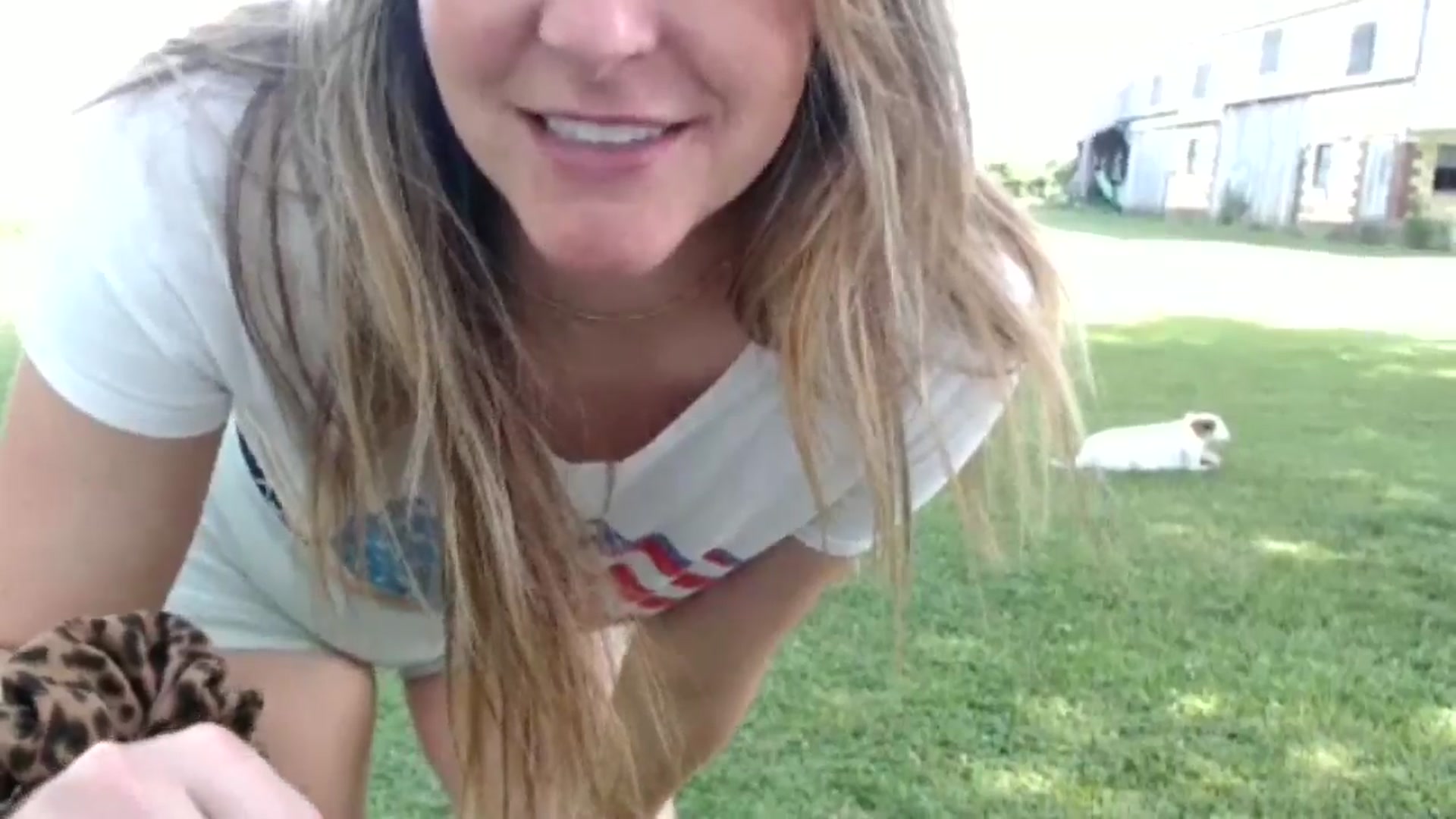 Gallery image thumbnail from FarmGirl__'s myfreecams stream on, 06/04/2024, 15:01 image 6 of 20