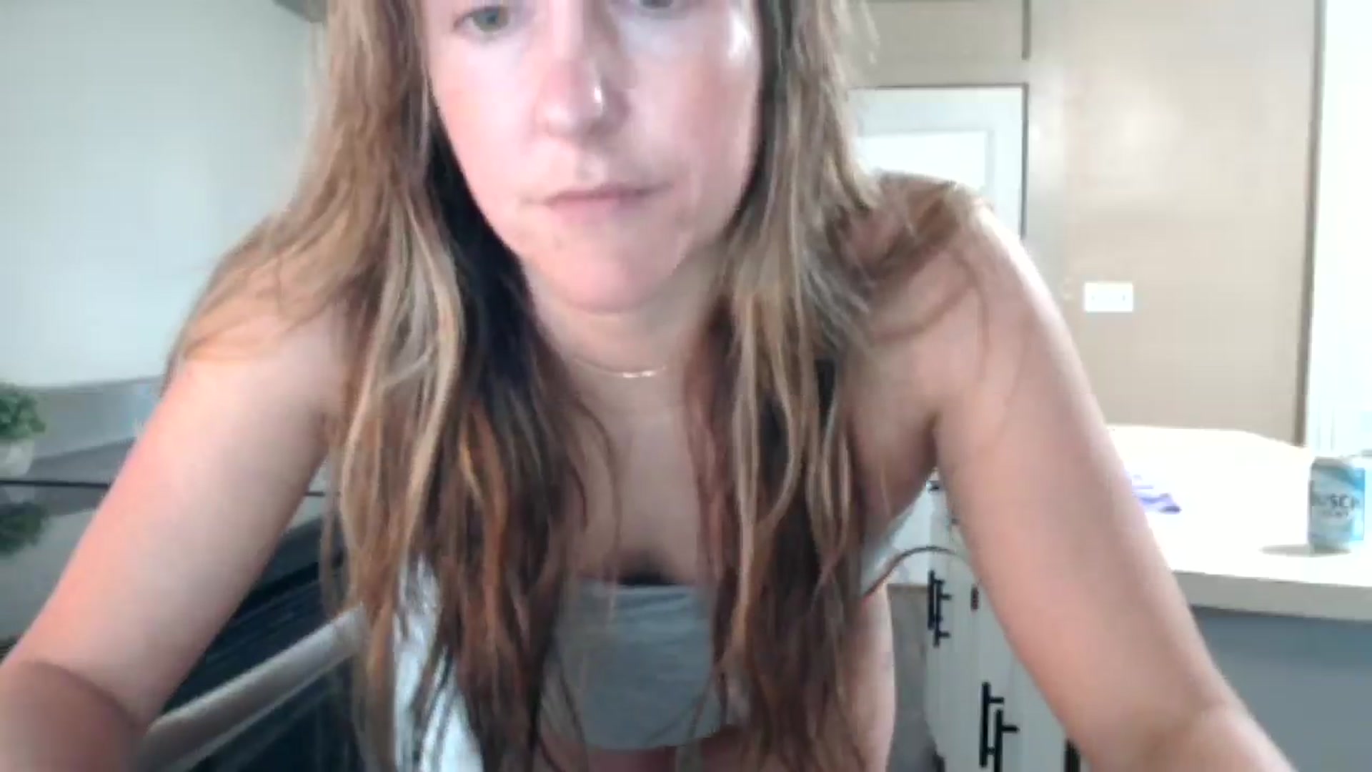 Gallery image thumbnail from FarmGirl__'s myfreecams stream on, 06/05/2024, 21:11 image 15 of 20