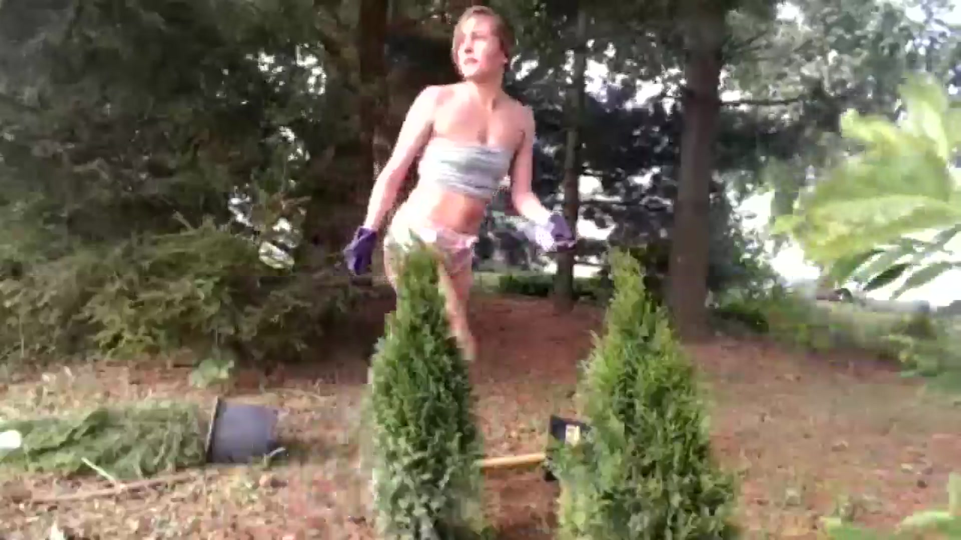 Gallery image thumbnail from FarmGirl__'s myfreecams stream on, 06/05/2024, 22:18 image 12 of 20