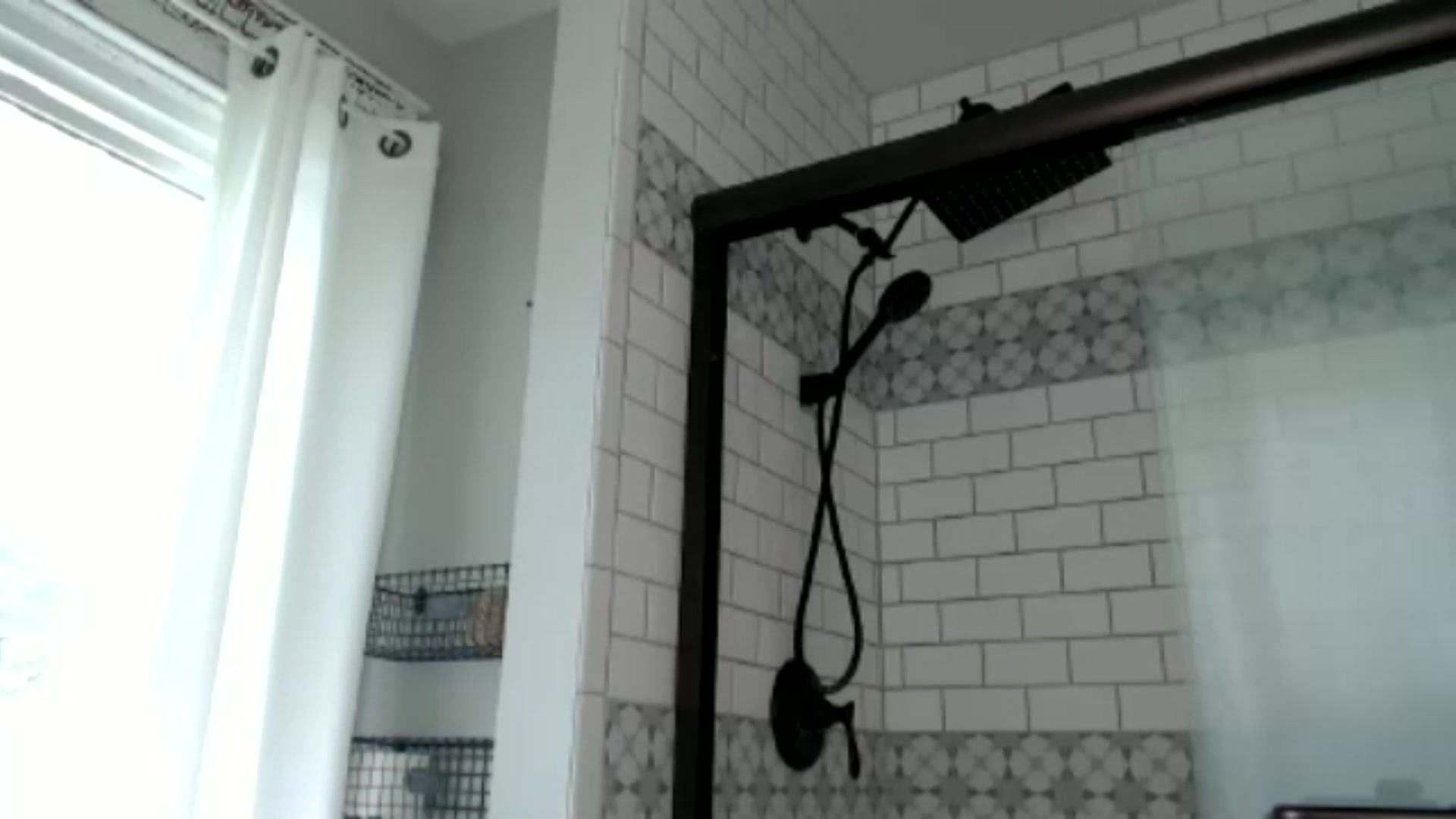 Gallery image thumbnail from FarmGirl__'s myfreecams stream on, 06/06/2024, 15:43 image 11 of 20