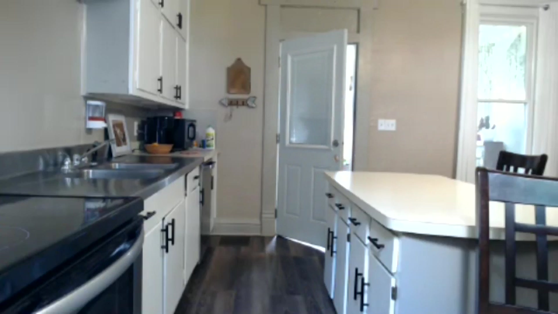 Gallery image thumbnail from FarmGirl__'s myfreecams stream on, 06/07/2024, 17:35 image 4 of 20
