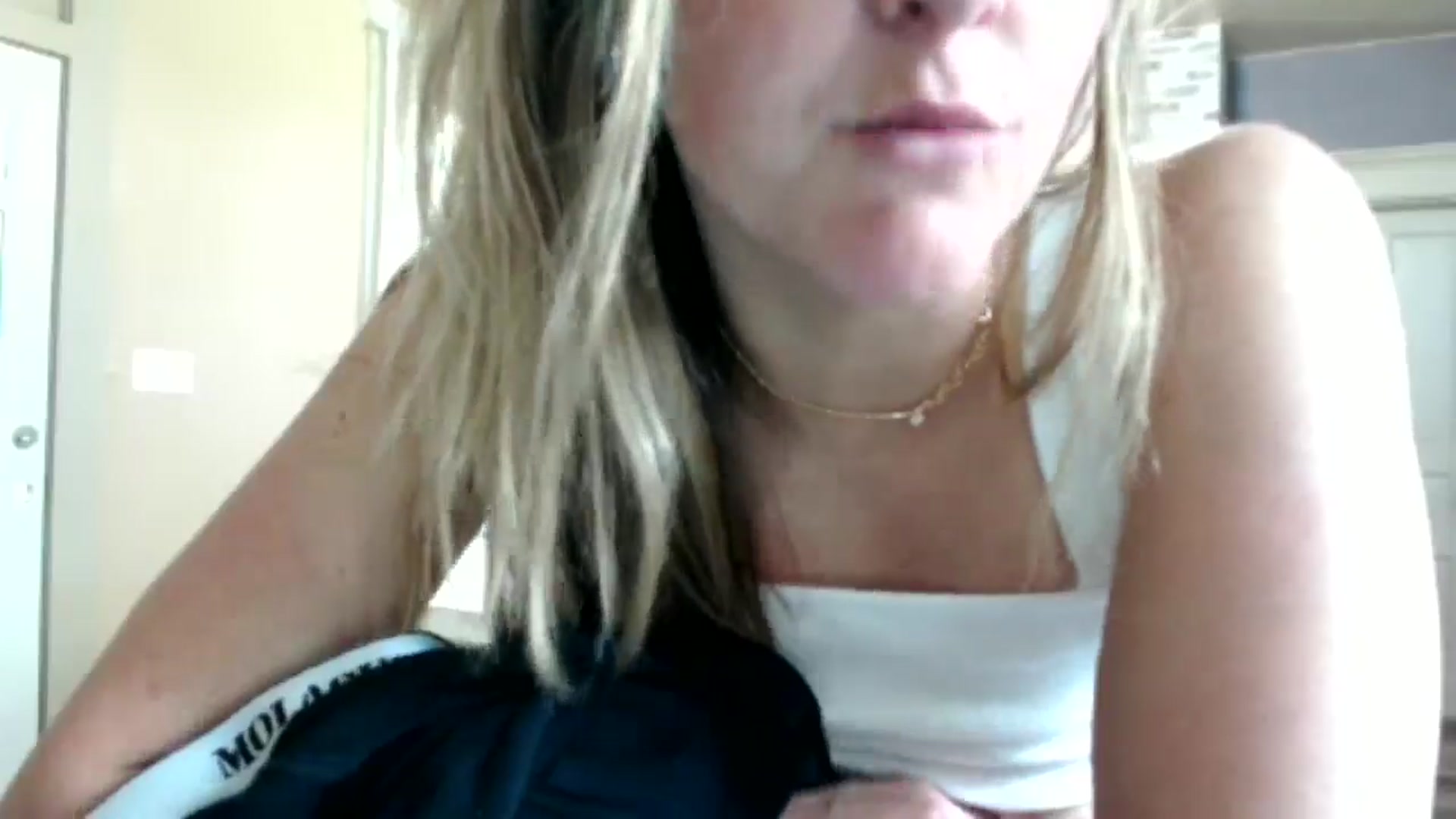 Gallery image thumbnail from FarmGirl__'s myfreecams stream on, 06/07/2024, 17:35 image 7 of 20
