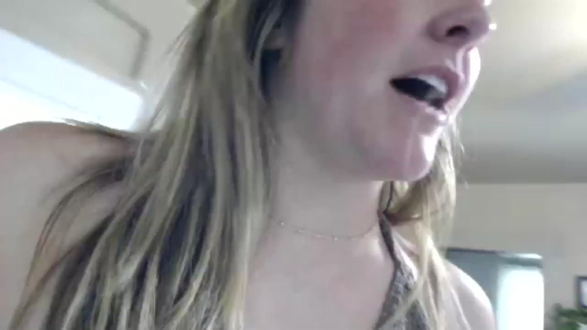Gallery image thumbnail from FarmGirl__'s myfreecams stream on, 06/08/2024, 18:34 image 17 of 20
