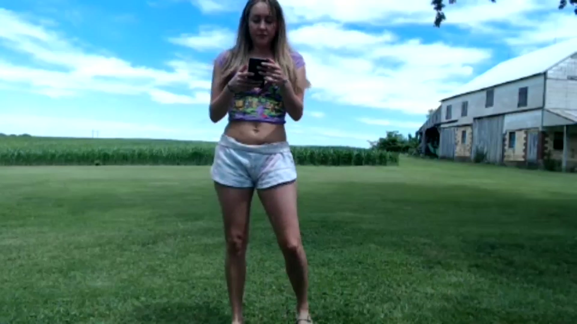 Gallery image thumbnail from FarmGirl__'s myfreecams stream on, 06/09/2024, 16:29 image 20 of 20