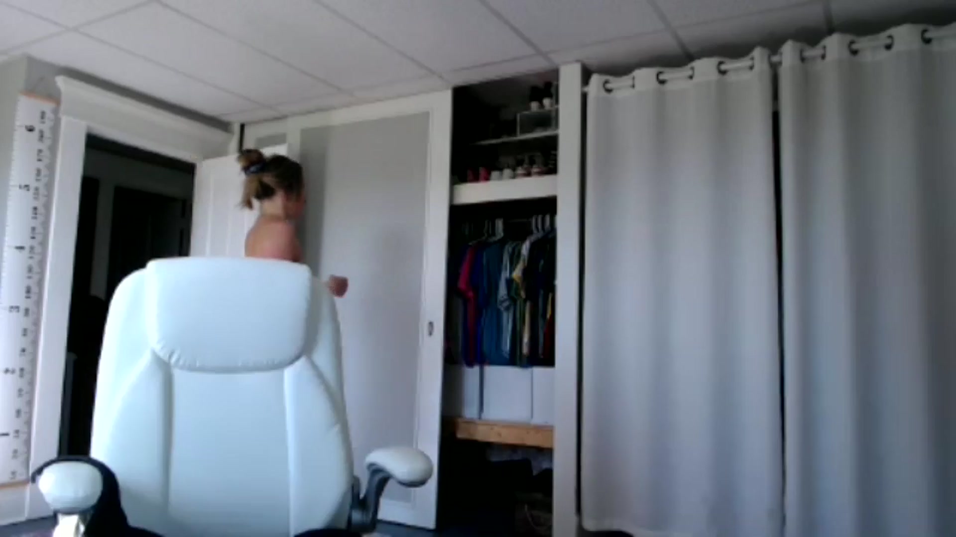 Gallery image thumbnail from FarmGirl__'s myfreecams stream on, 06/11/2024, 14:16 image 8 of 20
