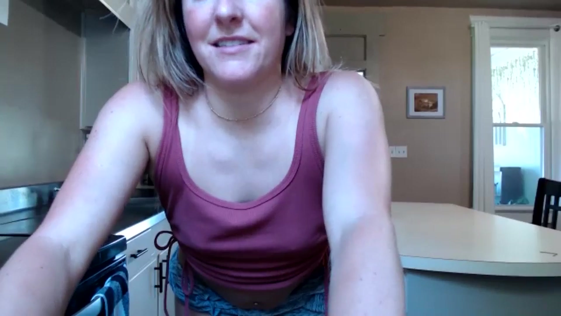 Gallery image thumbnail from FarmGirl__'s myfreecams stream on, 06/12/2024, 19:21 image 4 of 20