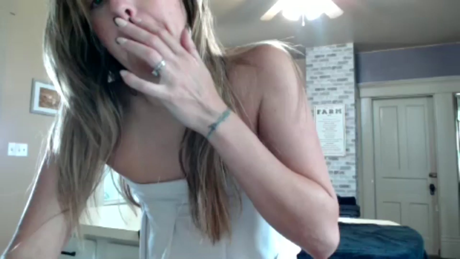 Gallery image thumbnail from FarmGirl__'s myfreecams stream on, 06/18/2024, 16:22 image 20 of 20