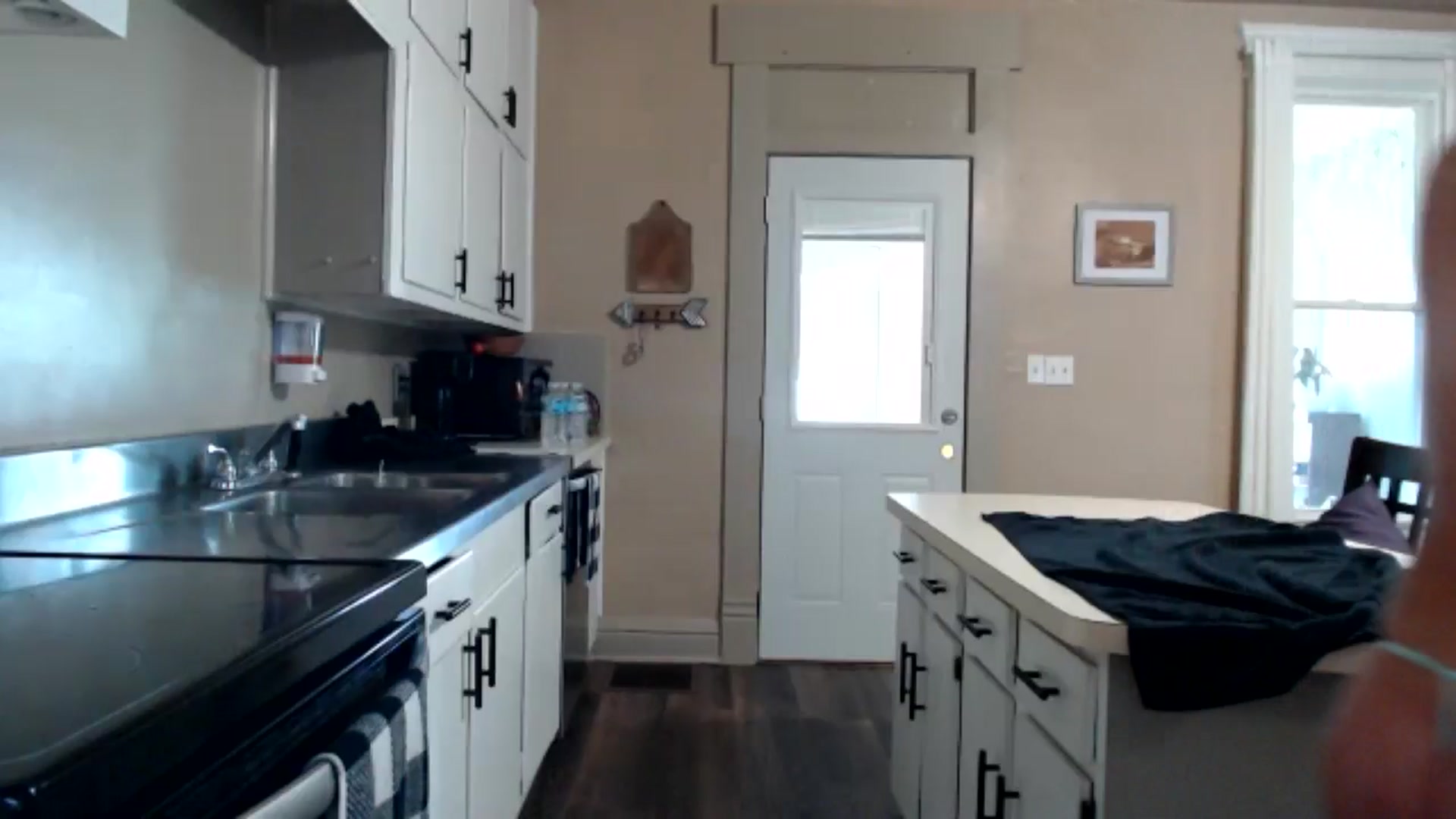 Gallery image thumbnail from FarmGirl__'s myfreecams stream on, 06/18/2024, 19:25 image 6 of 20