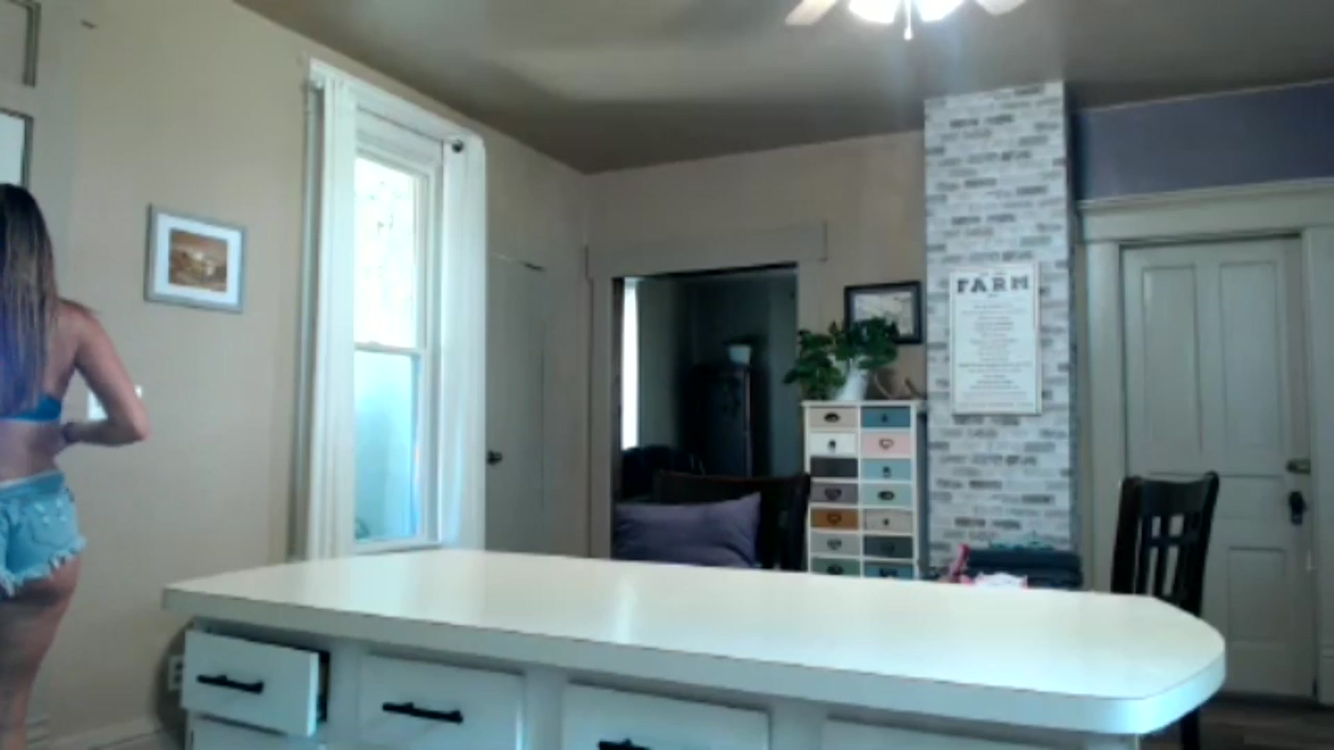 Gallery image thumbnail from FarmGirl__'s myfreecams stream on, 06/20/2024, 19:07 image 16 of 20