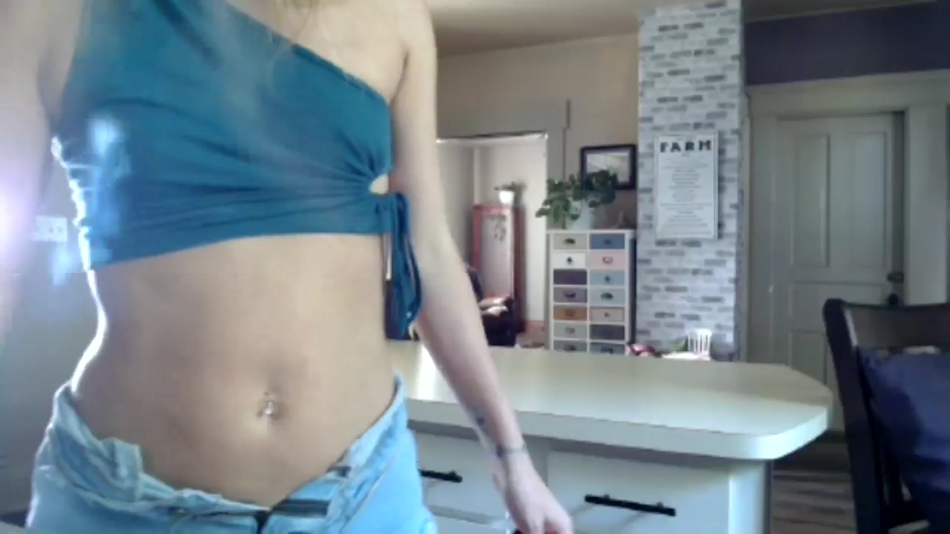 Gallery image thumbnail from FarmGirl__'s myfreecams stream on, 06/21/2024, 14:08 image 20 of 20