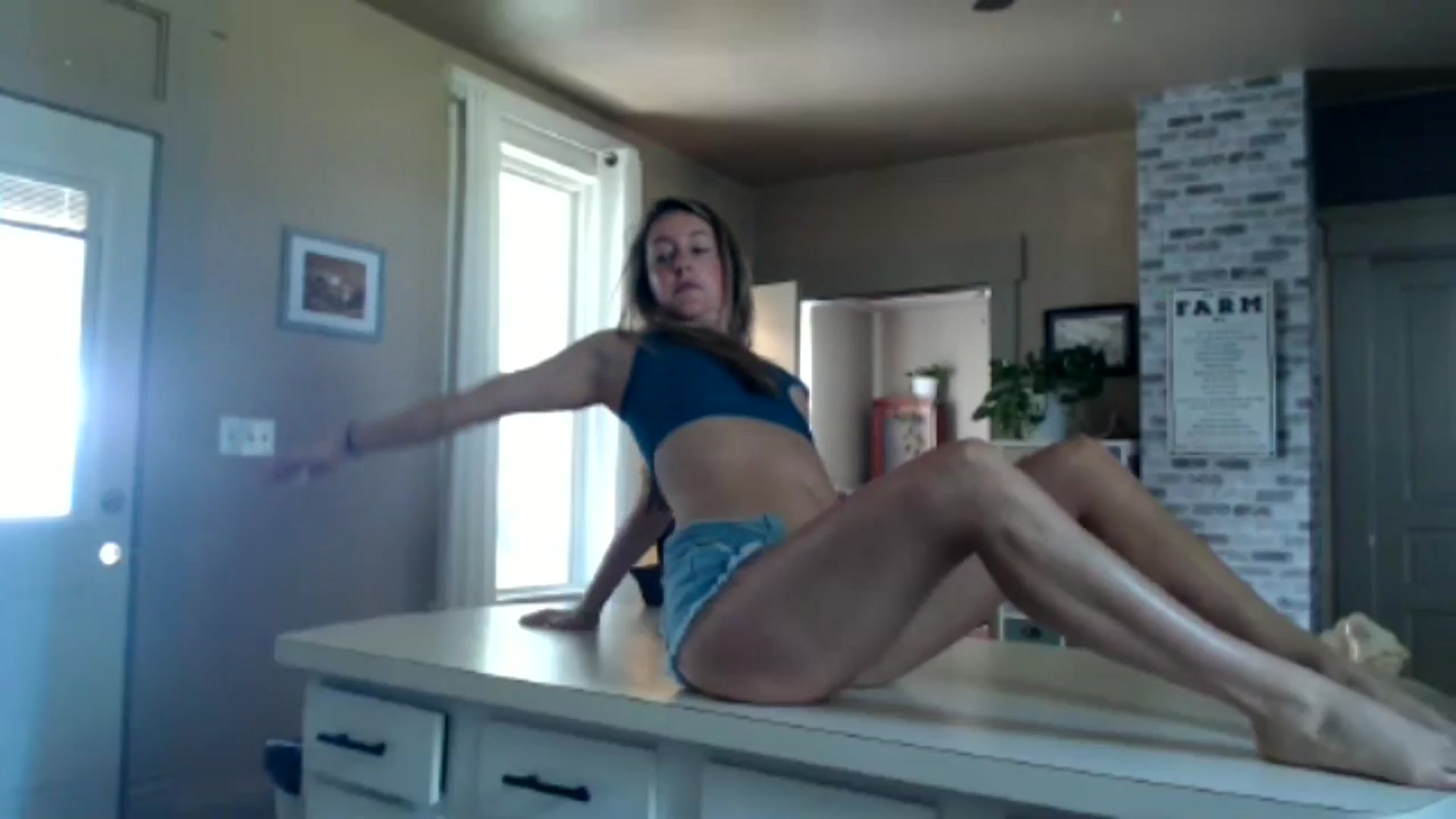 Gallery image thumbnail from FarmGirl__'s myfreecams stream on, 06/21/2024, 14:08 image 8 of 20