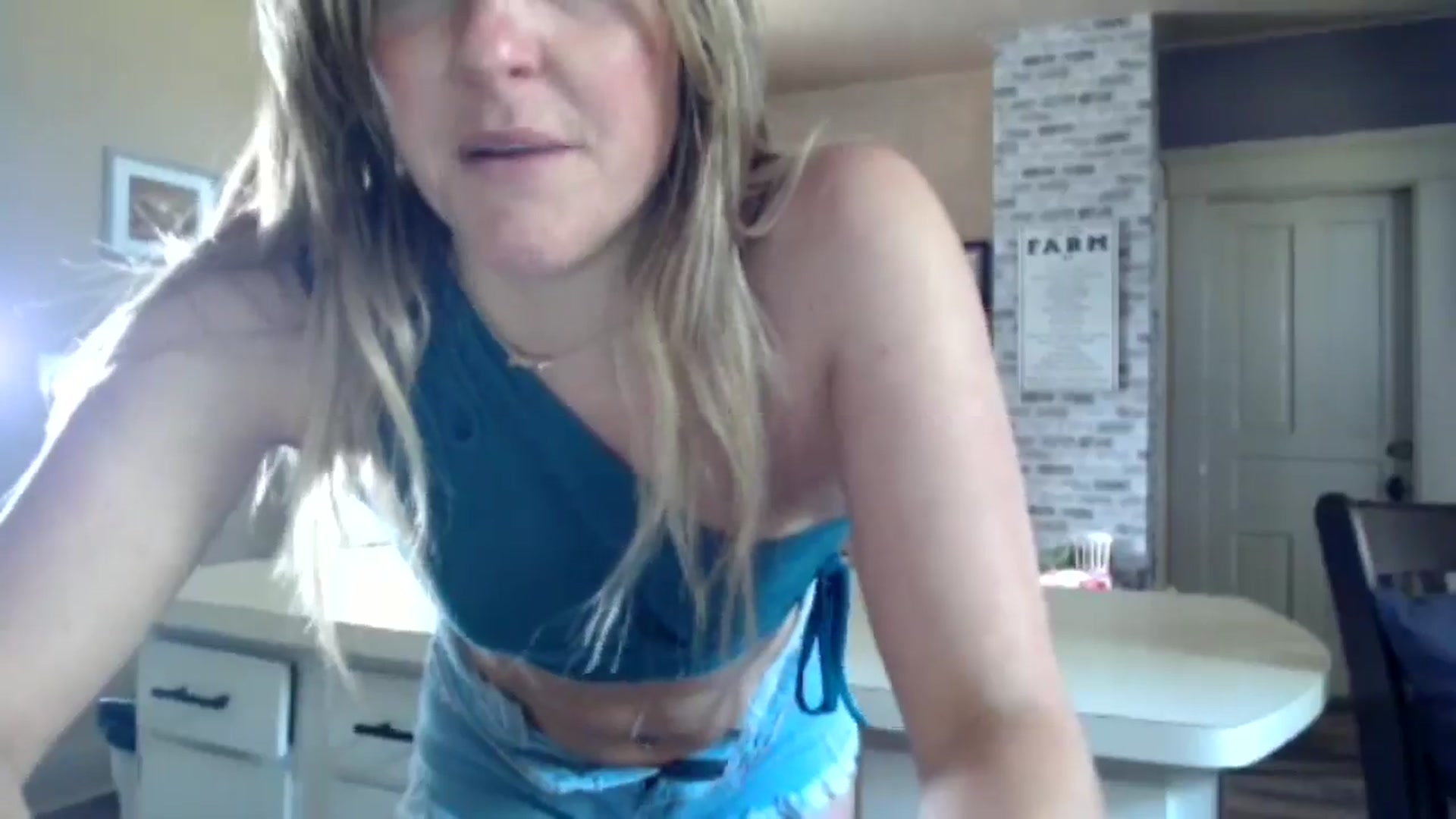 Gallery image thumbnail from FarmGirl__'s myfreecams stream on, 06/21/2024, 14:36 image 10 of 20