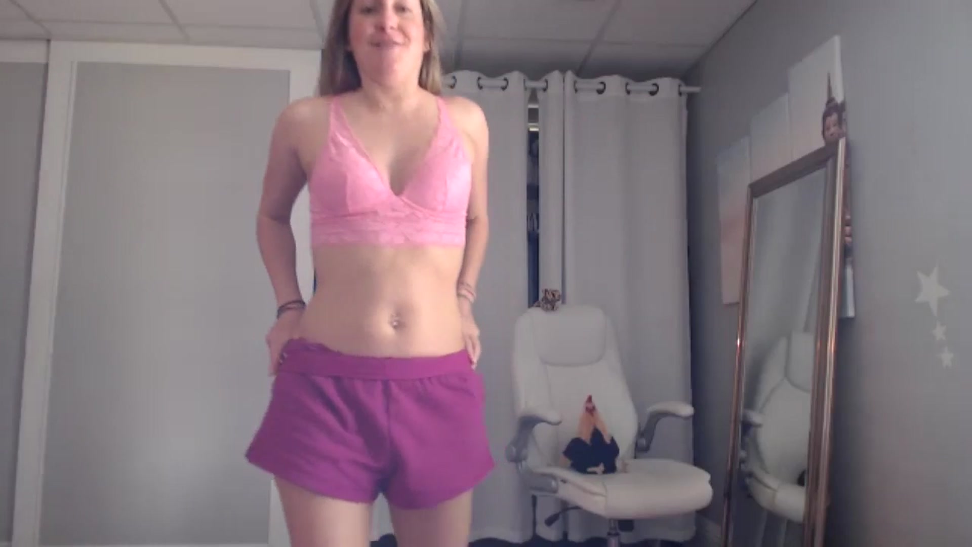 Gallery image thumbnail from FarmGirl__'s myfreecams stream on, 06/22/2024, 15:23 image 3 of 20