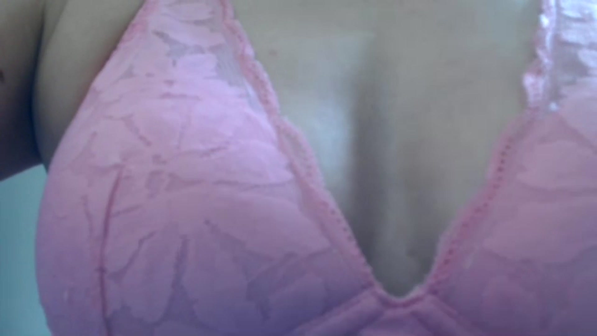 Gallery image thumbnail from FarmGirl__'s myfreecams stream on, 06/22/2024, 15:23 image 18 of 20