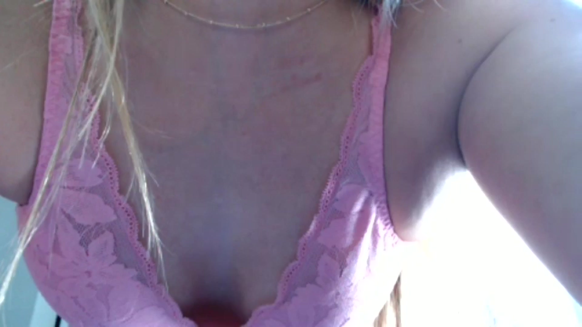 Gallery image thumbnail from FarmGirl__'s myfreecams stream on, 06/22/2024, 15:23 image 14 of 20