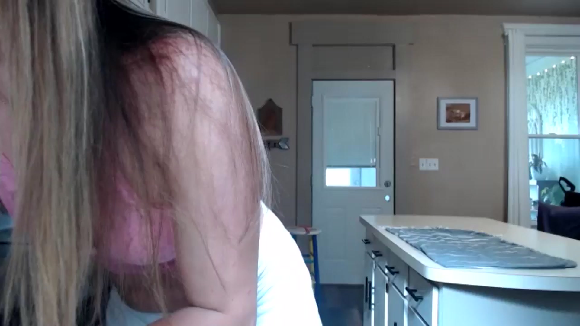 Gallery image thumbnail from FarmGirl__'s myfreecams stream on, 06/22/2024, 22:27 image 1 of 20
