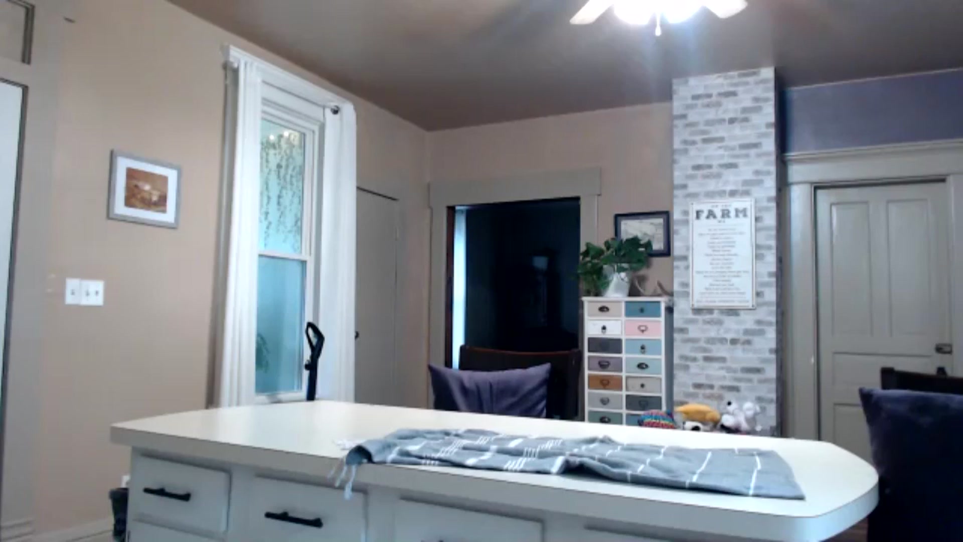 Gallery image thumbnail from FarmGirl__'s myfreecams stream on, 06/22/2024, 22:27 image 19 of 20