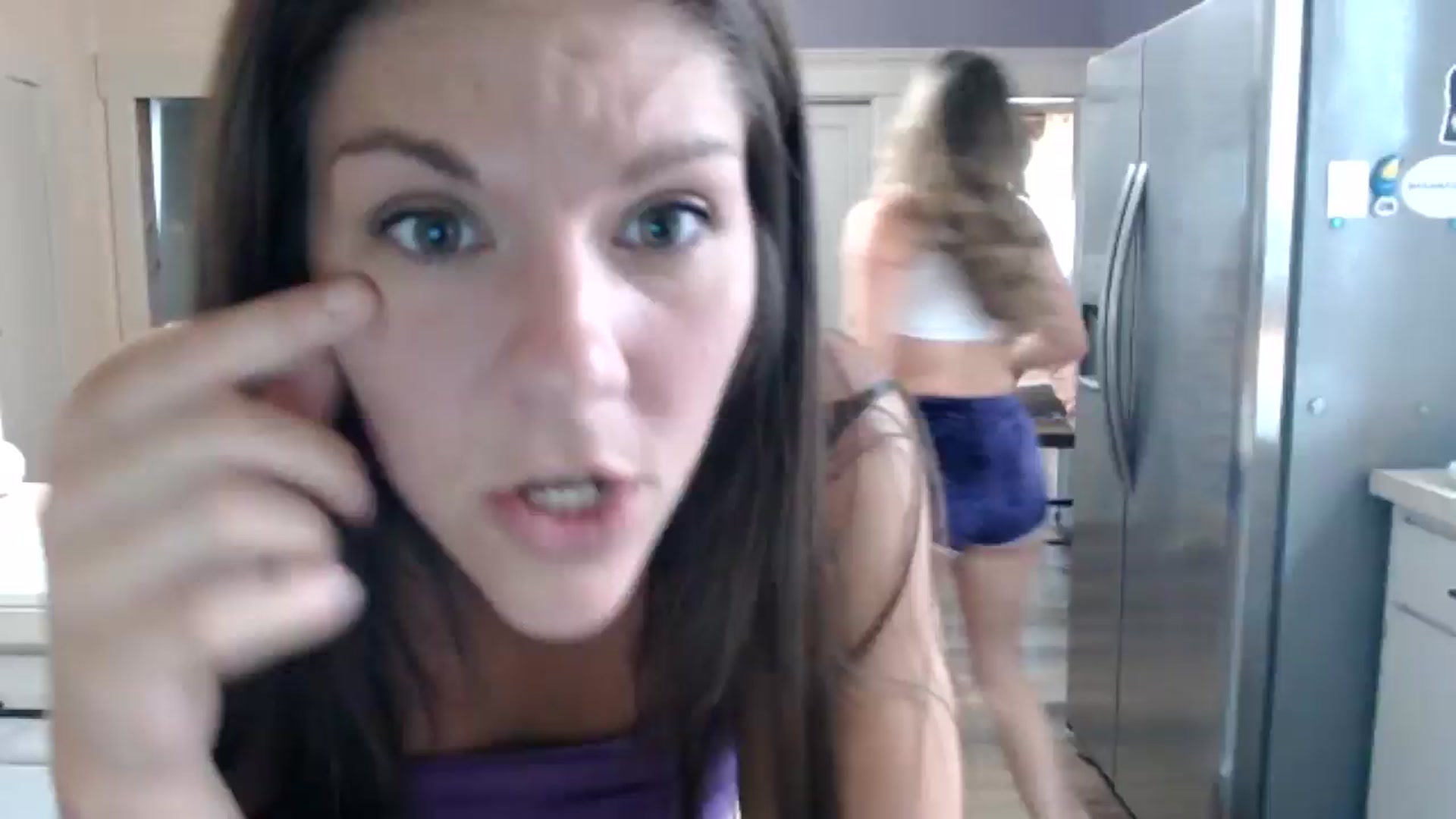 Gallery image thumbnail from FarmGirl__'s myfreecams stream on, 09/28/2024, 18:16 image 1 of 20