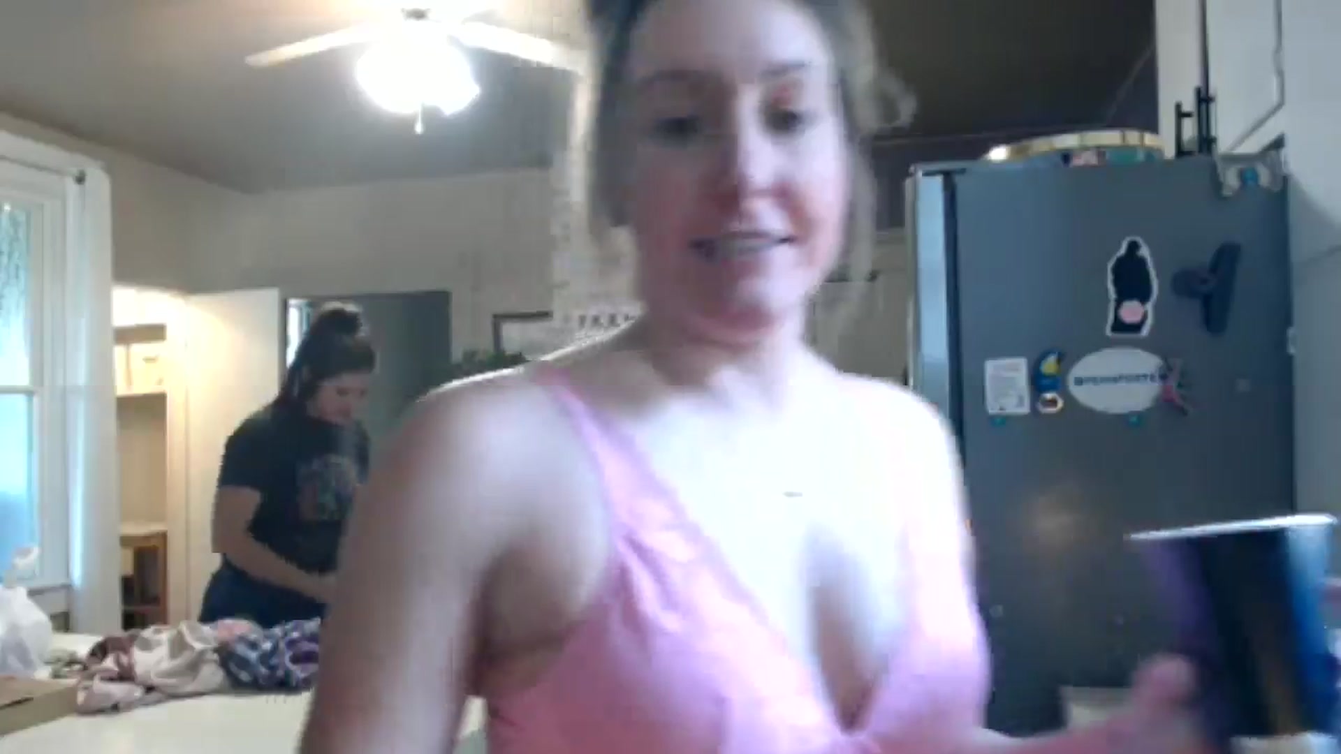 Gallery image thumbnail from FarmGirl__'s myfreecams stream on, 10/02/2024, 22:09 image 2 of 20