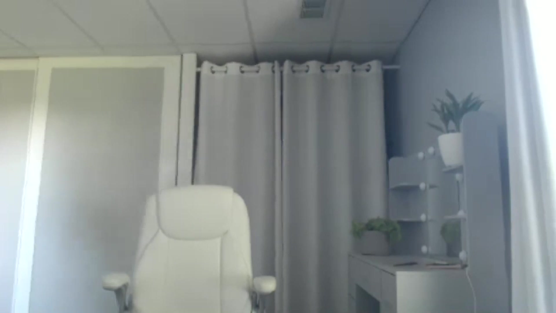 Gallery image thumbnail from FarmGirl__'s myfreecams stream on, 10/03/2024, 15:03 image 8 of 20