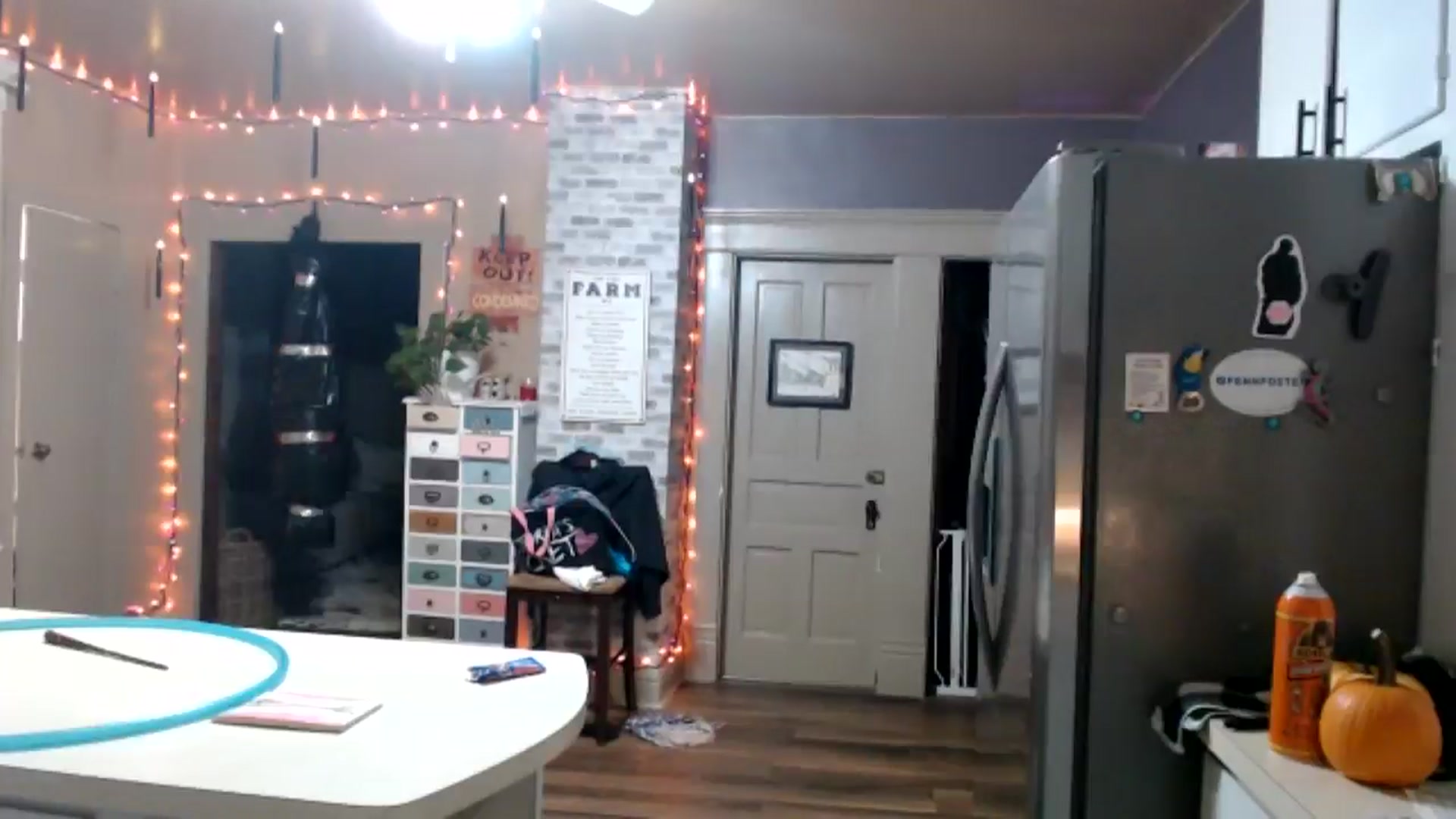 Gallery image thumbnail from FarmGirl__'s myfreecams stream on, 10/10/2024, 01:37 image 8 of 20